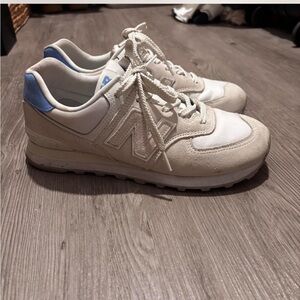 Women’s new balances size 8.5